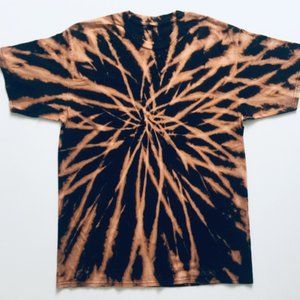 Reverse Tie Dye Spirograph Graphic Tee Original